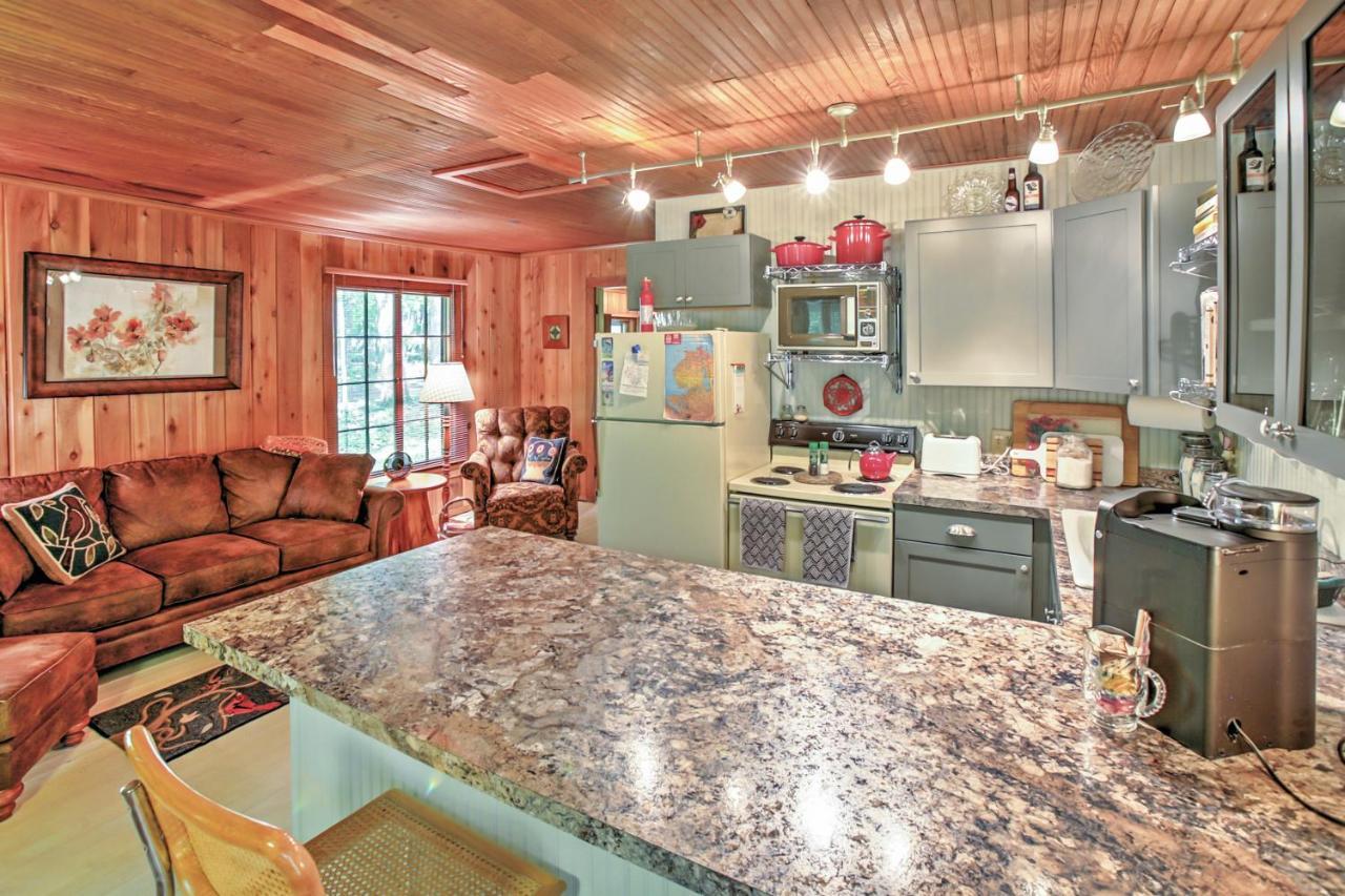 Pet-Friendly One Crow Cottage In Harbor Springs! Exteriör bild